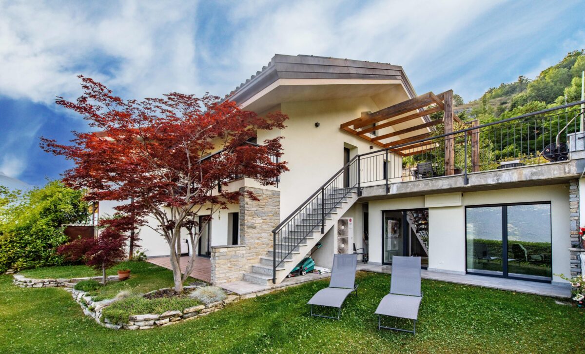 Villa Acero Rosso