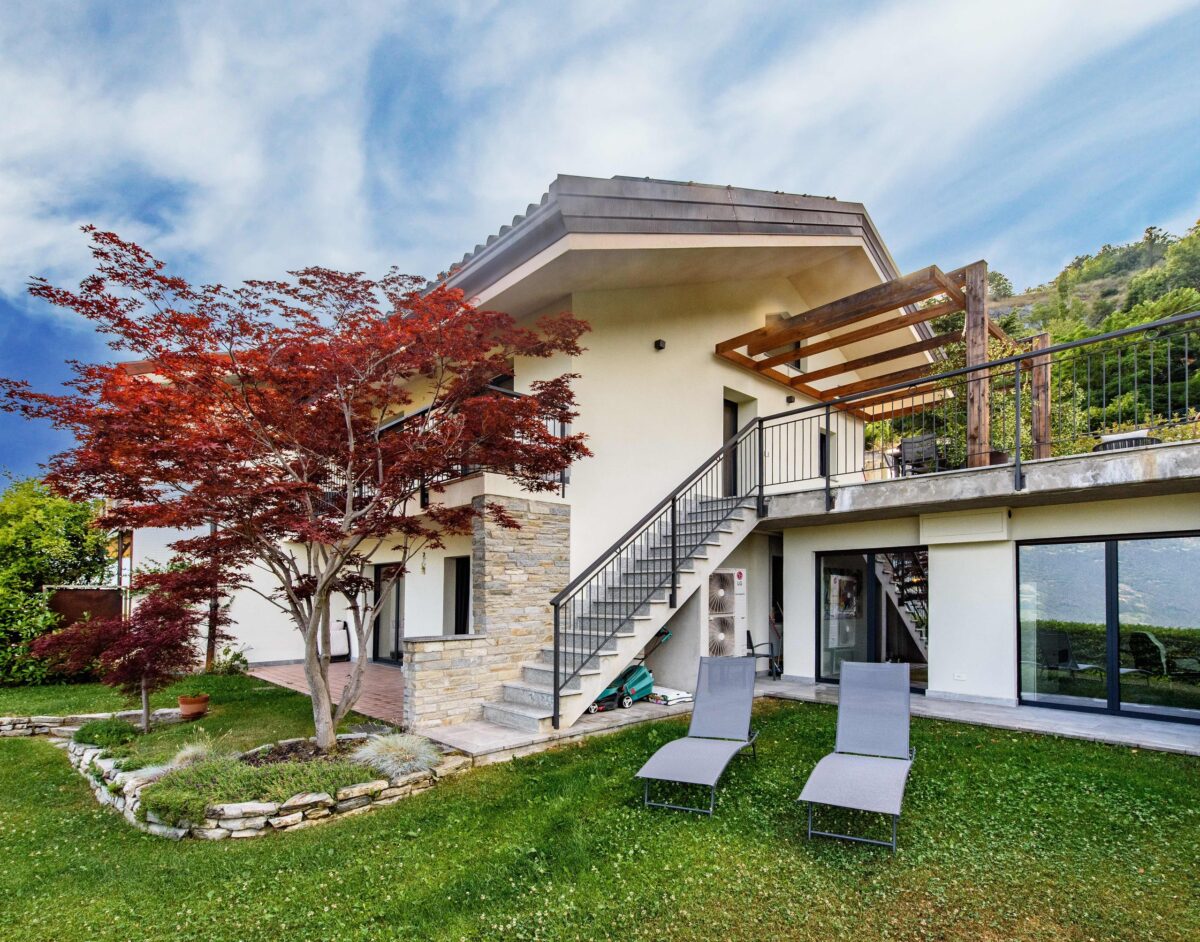 Villa Acero Rosso